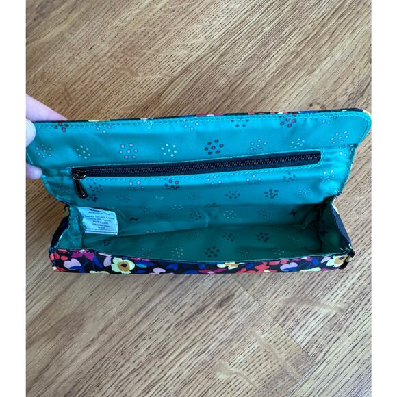 Lug Pill Organizer Case with Zip Pocket - Picture 3 of 4